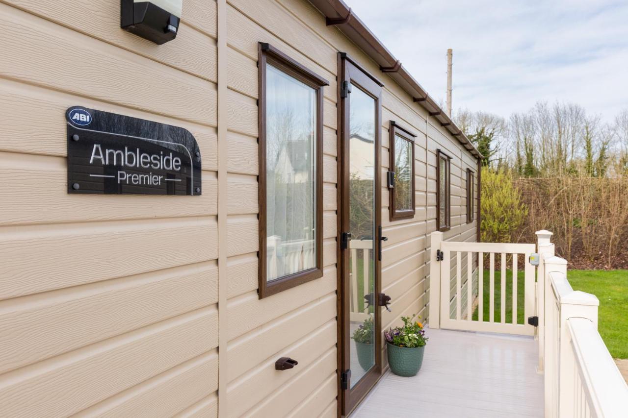 Cottontail Lodge - Hot Tub - Pet Friendly South Cerney Exterior foto