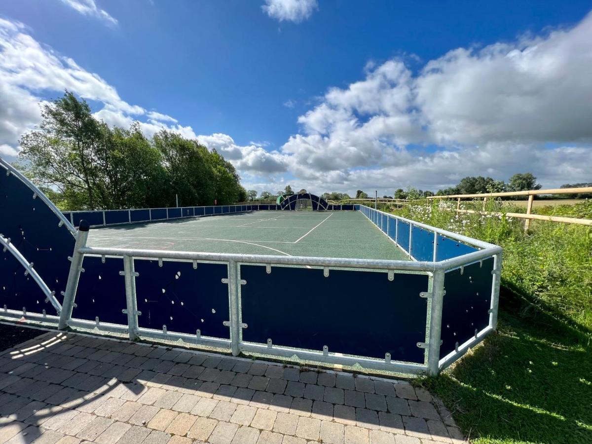 Cottontail Lodge - Hot Tub - Pet Friendly South Cerney Exterior foto